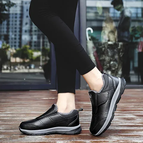 Winter Warm Fleece Lined Outdoor Walking Shoes For Men Women Non-slip Soft Sole Lightweight Casual Sneakers Middle Aged Cotton Boots