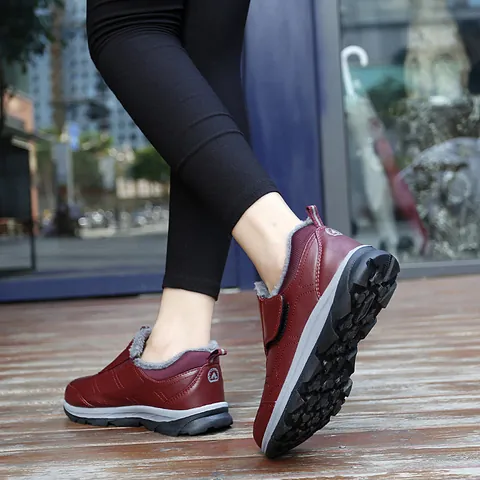 Winter Warm Fleece Lined Outdoor Walking Shoes For Men Women Non-slip Soft Sole Lightweight Casual Sneakers Middle Aged Cotton Boots
