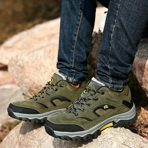 Winter Fleece Lined Outdoor Hiking Shoes For Men Women Suede Anti-Slip Mountain Climbing Shoes Wear-Resistant Warm Trekking Sneakers Thermal Travel Boots