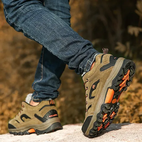 Winter Fleece Lined Outdoor Hiking Shoes For Men Women Suede Anti-Slip Mountain Climbing Shoes Wear-Resistant Warm Trekking Sneakers Thermal Travel Boots