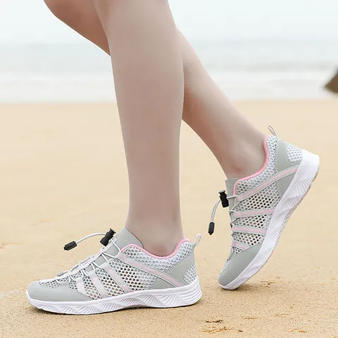 Quick Dry Water Shoes For Men Women Breathable Mesh Outdoor Sports Sandals Lightweight Non-Slip Beach Shoes For Hiking Swimming Walking
