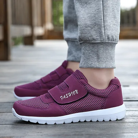 Komfortable Mesh Walkingschuhe Für Senioren Damen Herren Atmungsaktiv Rutschfest Lässige Sport Sneaker Mit Klettverschluss Leichte Tägliche Outdoor Schuhe