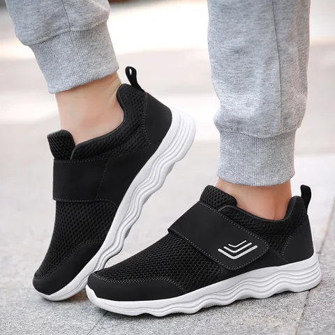 Atmungsaktive Mesh Walkingschuhe Für Senioren Leichtgewicht Klettverschluss Casual Sneaker Rutschfeste Outdoor Schuhe