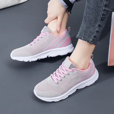 Chaussures de Course en Maille Respirante pour Femmes Légères Antidérapantes Baskets Athlétiques pour Marche Travail Décontracté Sports Quotidien