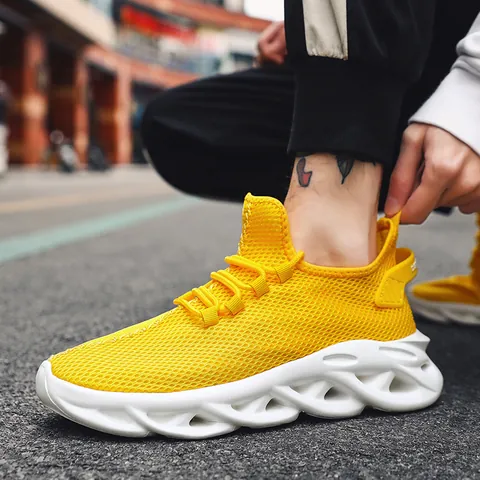 Chaussures de Course pour Hommes en Maille Respirante Légères Semelle en Lame Sneakers Sportives Décontractées