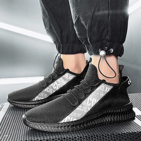 Men's Breathable Mesh Sneakers Lightweight Casual Running Shoes Fashion Low Top Non-Slip Sports Shoes For Men White Black Red
