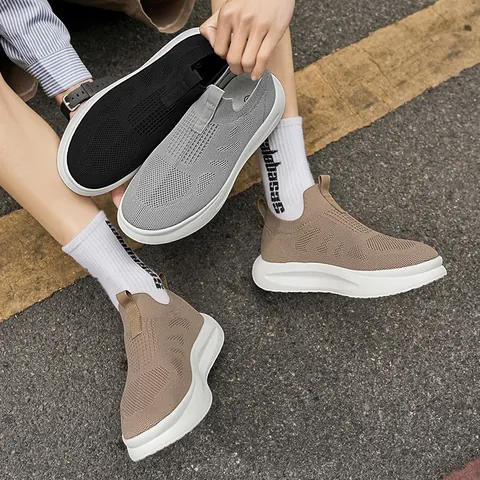 Men Casual Fly-knit Sports Shoes Breathable Slip-on Sneakers Lightweight Thick Sole Walking Shoes For Men Outdoor Daily Wear
