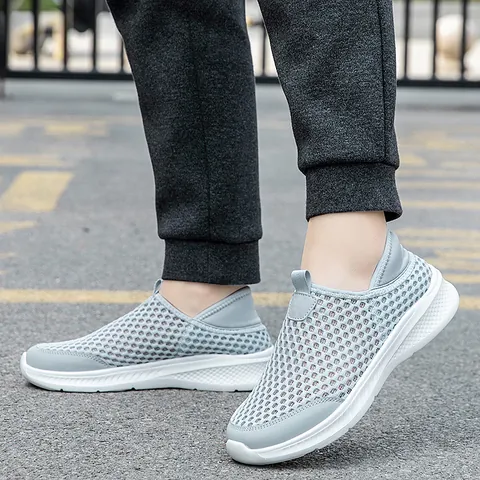 Lightweight Slip On Walking Shoes Breathable Mesh Casual Sneakers Anti Slip Comfortable Outdoor Footwear For Men Women