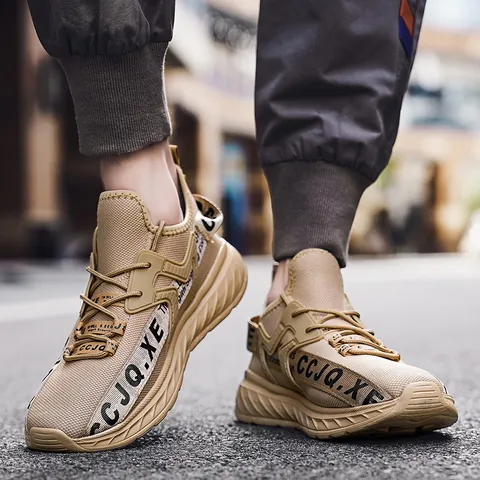 Scarpe da Corsa Sportive Casual da Uomo Leggere Traspiranti Tomaia in Mesh Profilo Basso Sneakers Streetwear alla Moda per Jogging All'aperto