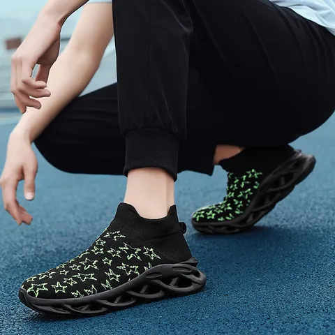 Lightweight Flyknit Sock Sneakers Men Women Star Pattern Hollow Out Cushioning Sole Breathable Slip On Running Sports Shoes