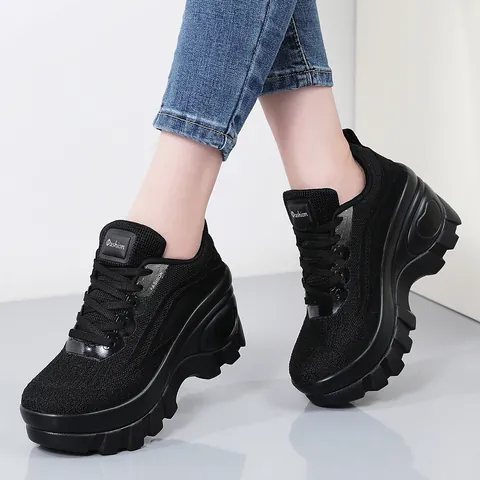 Sneakers in Mesh Flyknit Traspiranti da Donna Scarpe da Camminata Fashion Platform Suola Spessa Con Dettaglio Cuore per Comfort Quotidiano Casual Outdoor