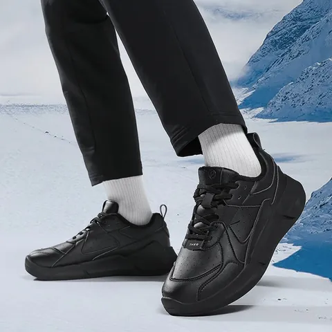 Men's Outdoor Casual Sports Shoes Winter Warm Fleece Lined Leather Thick Sole Non-slip Retro Sneakers For Men