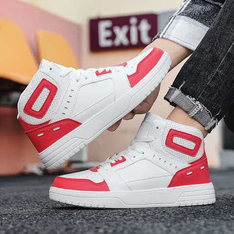 Sneaker High-Top da Uomo Trendy in Pelle PU Stile Street Scarpe Casual Leggere Antiscivolo Scarpe da Skate alla Moda da Uomo