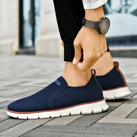 Men Casual Slip-on Shoes Breathable Flying Knit Lightweight Fashion Sneakers British Style Daily Walking Shoes Non-slip