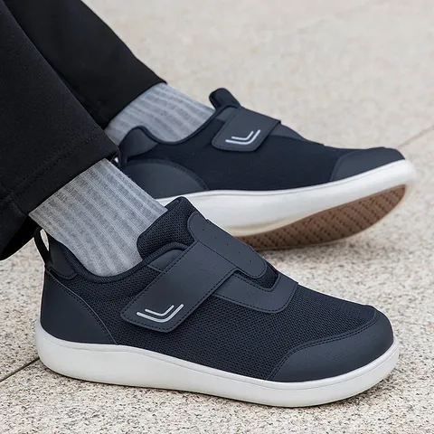 Comfortable Elderly Walking Shoes Breathable Mesh Hook-and-Loop Lightweight Soft Sole Casual Sports Shoes For Men Women