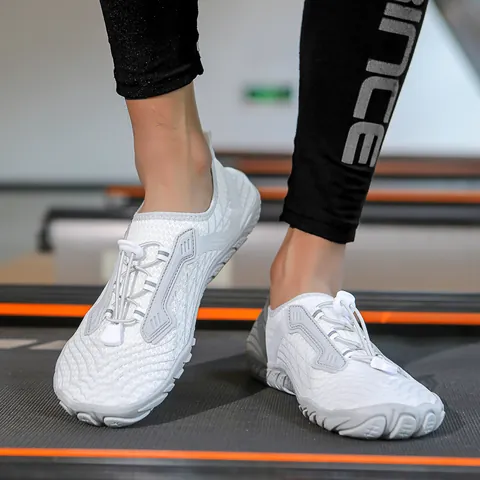 Chaussures d'Eau Unisexe à Séchage Rapide Respirantes en Maille Chaussettes d'Eau Semelle en Caoutchouc Antidérapante Plage