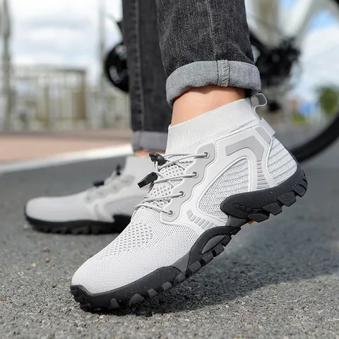 Men's Outdoor Hiking Shoes Breathable Fly-knit Wide Toe Walking Shoes Lightweight Non-slip Rubber Sole Casual Sneakers For Men