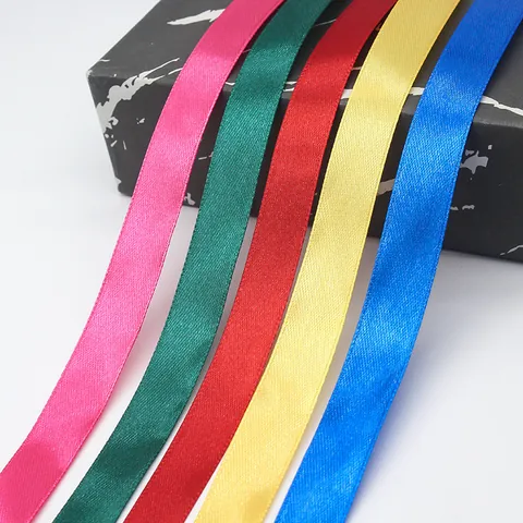Glattes Polyester Satinband Für Geschenkverpackung Hochzeitsfeier Dekoration DIY Handwerk Glänzende Dekorative Bandrolle Mehrfarbig