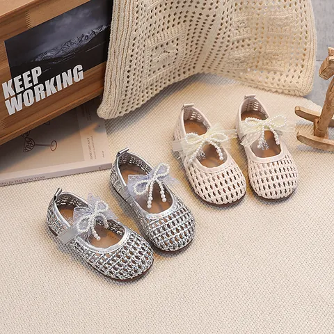 Girls Princess Mary Jane Shoes Hollow Woven Flat Sandals With Artificial Pearl Lace Bow Decoration Breathable Sweet Party Kids Footwear