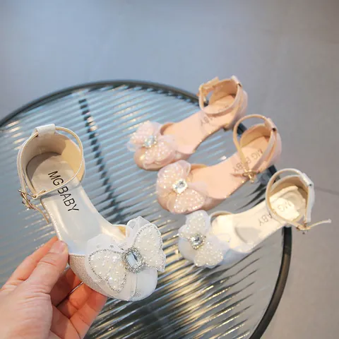Girls Princess Sandals Kids Pearl Rhinestone Bow Sequin Low Heel Party Shoes For Wedding Performance Dress Up Shoes Toddler