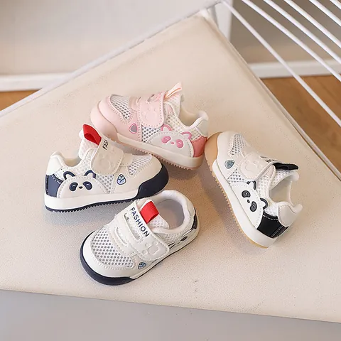 Sneaker in Mesh per Neonati Motivo Panda Cartone Animato Scarpe da Camminata Traspiranti Chiusura a Strappo Antiscivolo