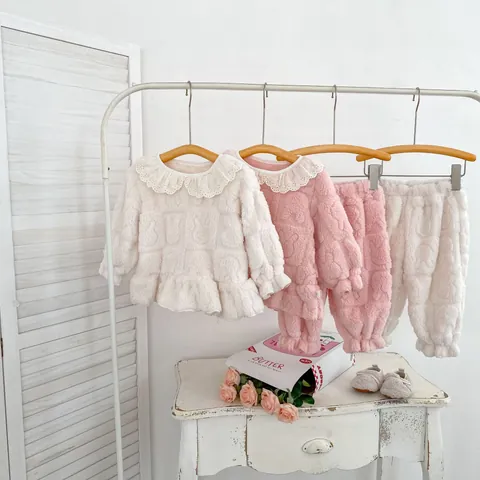 Pyjama en Polaire Corail Épaissi d'Hiver pour Fillettes Haut Et Pantalon Col en Dentelle Manches Longues Vêtements de Nuit