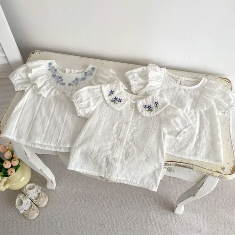 Chemise à Manches Courtes en Coton d'Été pour Bébé Fille Blanc Bleu Broderie Florale Revers Volants Top Mince Respirant