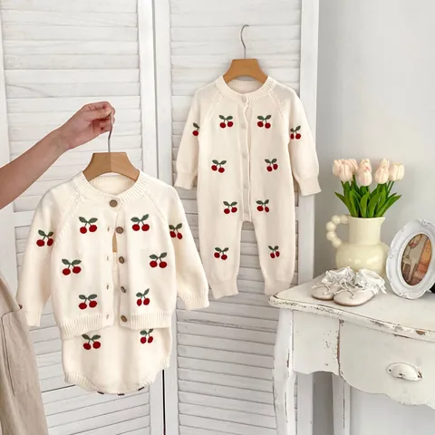 Baby Mädchen Jungen Strickbody Strickjacke Outfit Süße Kirsche Stickerei Weiche Baumwolle Gestrickte Säuglingskleidung Frühling Herbst Anzug