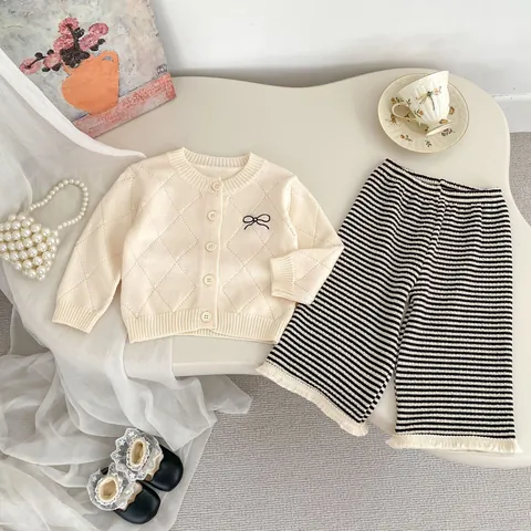 Peuter Meisjes Gebreid Vest En Gestreepte Wijde Pijpen Broek Set Vintage Beige Ruitpatroon Strik Borduurwerk Franje Broek Tweedelige Outfits