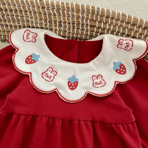 Schattige Baby Meisjes Romper Lange Mouwen Katoen Met Geborduurde Kraag Aardbei Konijn One Piece Jumpsuit Voor Herfst