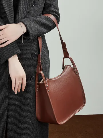 Minimalist Genuine Leather Shoulder Bag Large Capacity Lychee Grain Cowhide Handbag Rivet Decor Women Commuter Crossbody Square Bag