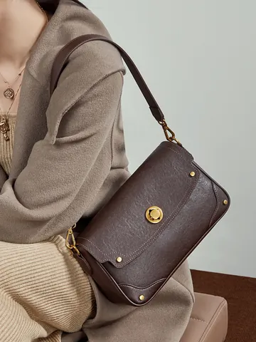 Borsa a Spalla in Vera Pelle per Donna Primo Strato di Pelle di Vacchetta Borsa Postino Vintage con Chiusura in Metallo e Borchie