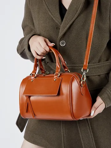 Damen Echtleder Boston Tasche 2025 Neue Rindsleder Handtasche Nieten Umhängetasche Vielseitige Lässige Kissentasche