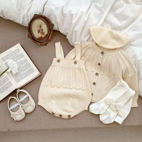 Babymeisje Gebreide Cardigan En Strampler Tweeledige Set Katoen Kabelpatroon Pompon Trui Voor Peuters Baby's