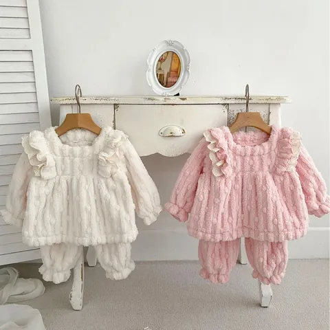 Ensemble de Maison en Peluche Épais d'Hiver pour Bébé Fille Avec Haut à Manches Longues à Volants Pantalon Et Bonnet Oreilles de Lapin