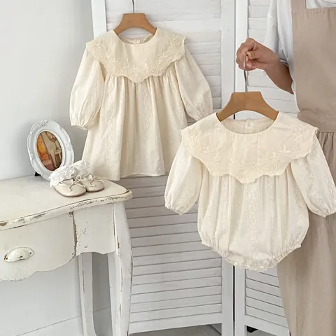 Barboteuse Rétro à Broderie Florale pour Bébé Fille Manches Longues en Dentelle à Grand Revers Body Et Robe en Coton Style Pastoral