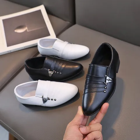 Jungen Britischer Stil PU Leder Formelle Anzugschuhe Loafer Mit Metallschnalle Nieten Für Hochzeit Schule Aufführung Kinder