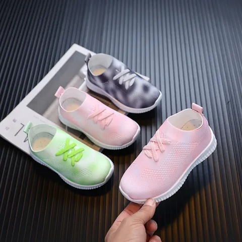 Mädchen Kinder Atmungsaktive Mesh Sportschuhe Leichte Verlauf Flyknit Casual Sneaker Mit Rutschfester Gummisohle Für Studenten Mode
