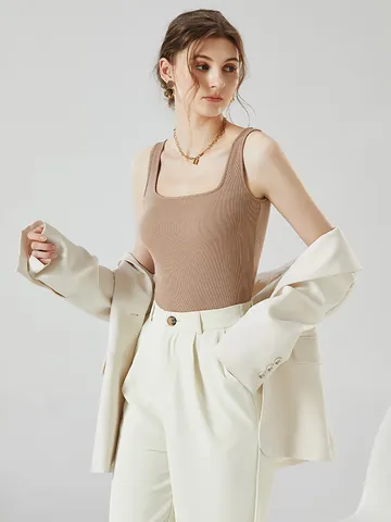 Women's Square Neck Ribbed Tank Top Built-in Bra Wireless Camisole Slim Fit Viscose Spandex Sleeveless Undershirt Chic Casual Top