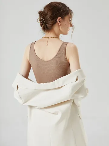 Women's Square Neck Ribbed Tank Top Built-in Bra Wireless Camisole Slim Fit Viscose Spandex Sleeveless Undershirt Chic Casual Top