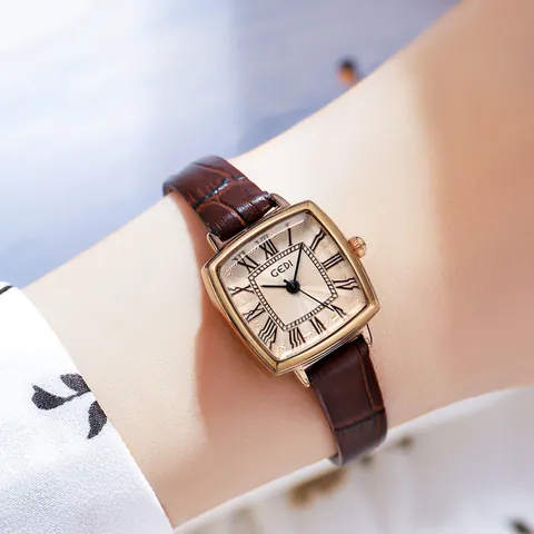 Montre à Quartz Rectangulaire Vintage pour Femme Chiffres Romains Bracelet en Similicuir Étanche Élégante GEDI