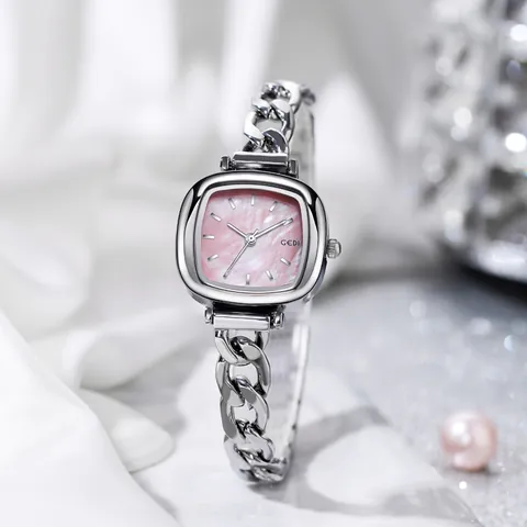 Reloj de Cuarzo de Moda para Mujer Esfera de Nácar Caja de Aleación Plateada Pulsera de Cadena Cowboy Reloj de Lujo