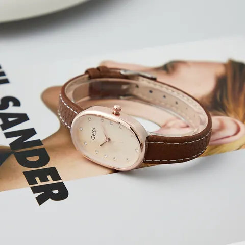 Women Quartz Watch Oval Mother Of Artificial Pearl Dial Leather Strap Waterproof Elegant Fashion Wristwatch Rhinestone Indices