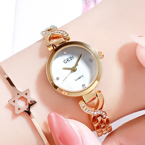 GEDI Montre à Quartz de Luxe pour Femmes Incrustée de Strass Alliage Bracelet en Acier Étanche Montre-Bracelet de Mode Avec Bracelet Hexagramme Ensemble de Bijoux pour Femmes