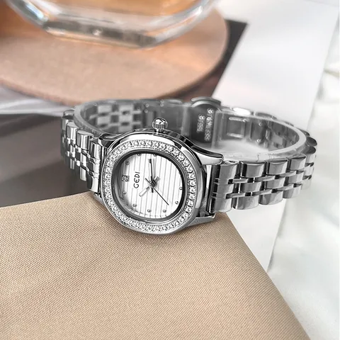 GEDI Mode Vintage Quartz Horloge Voor Vrouwen Strass Roestvrij Staal Legering Band Luxe Minimalistische Kleine Wijzerplaat Elegante Polshorloge 61019