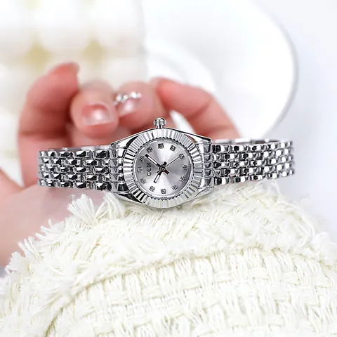 GEDI Montre à Quartz pour Femme Business Luxe Calendrier Étanche Lumineuse Lunette Cannelée Bracelet Jubilé Strass Montre Analogique