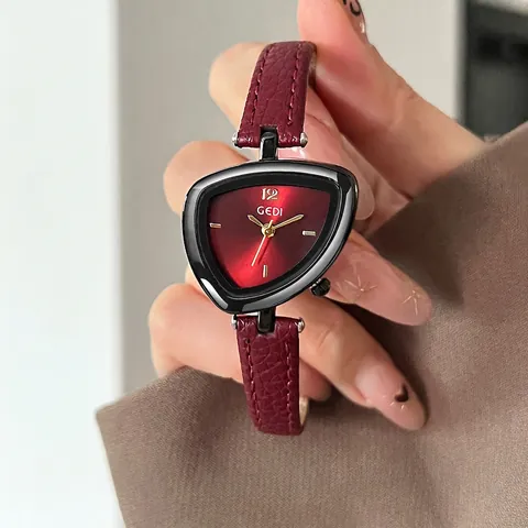 Fashion Women Quartz Watch Irregular Triangle Shield Dial Leather Strap Minimalist Elegant Wristwatch For Lady Gift