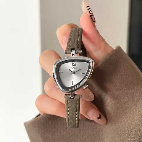 Fashion Women Quartz Watch Irregular Triangle Shield Dial Leather Strap Minimalist Elegant Wristwatch For Lady Gift