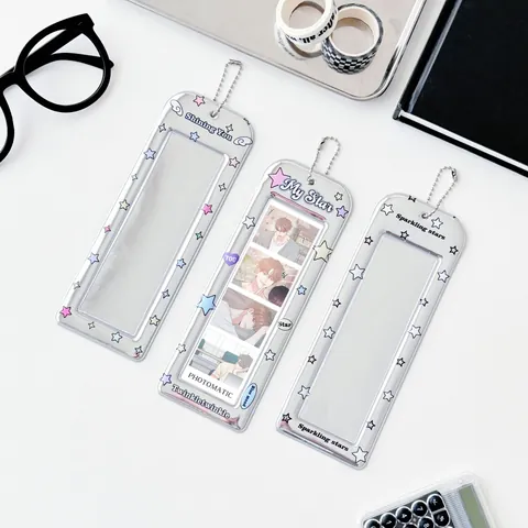 Porte Carte Transparent Imprimé Étoile Aile PVC Acrylique Étui Photo Avec Chaîne à Billes en Métal Pour Rangement Cartes Idol École Bureau Papeterie