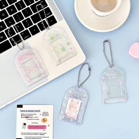 Portafotocard in PVC Glitterato Con Catena in Metallo Motivo a Fiocco Stella Trifoglio Fiocco di Neve Custodia per ID Per Fan Kpop Donna Studenti